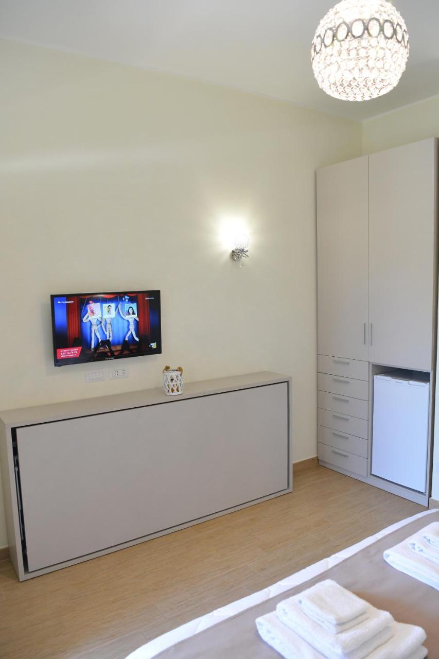 B&B Il Fiorone Torre Canne Bagian luar foto